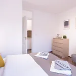 Sunny 2Br With Balcony At Szoevetseg Street