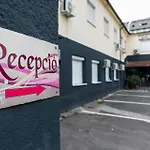 Mariposa Apartments