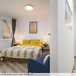 B101 - Liberty Bridge Lovely Home With Free Parking