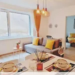 B101 - Liberty Bridge Lovely Home With Free Parking