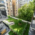 Oliver Boutique Studio - Brand New, Central, Quiet