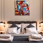 Monroes Deluxe Residence