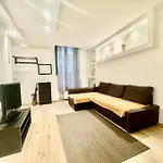 R8 Central 2Br Free Parking