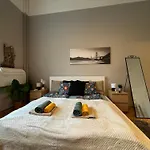 Cozy Panorama Apartment Next To The Fashion Street