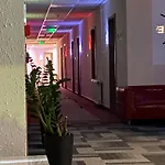 Only 15 Minutes To City Center, Free Secure Parking