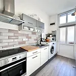 Center Cozy Gozsdu Home With 4Ppl