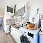Center Cozy Gozsdu Home With 4Ppl