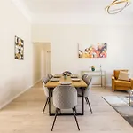 Deluxe I36 City Center Suite With 4Bedrm, 2Bathrm