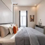 Luxurious High-End Grand Suite On The St Stephen Road