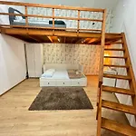 Nepszinhaz Apartment With Ac