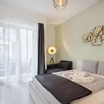 Elisabeth Residence Green With Parking