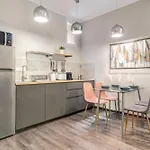 Akacfa-A13 Center 2 Bedroom Apartment