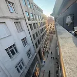Exclusive Antique Apartment Next To The Fashion Street