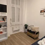 Yan\'S Place - Studio Next To Gozsdu Gardens