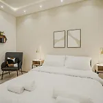 K4 - Kertesz Urban Retreat - Best Location By Bqa