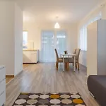Blue River Apartment With Sauna&Gym And Parking