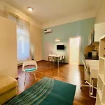 Stylish Central 1Br Apt - Flora\'S House