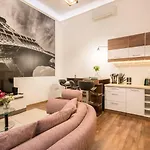 Brody Holiday-Calm And Comfort With Two Double Bed