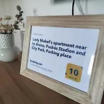 Lady Mabel\'S Apartment Near To Arena, Puskas Stadion And City Park, With Guarded Parking Place
