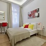 St. King 11 Apartments