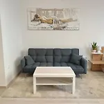P194 Central Stylish Cosy Home