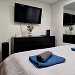 West Station Gallery - Free Parking, Cozy Home, Perfect For Families