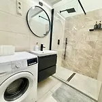 K16 Central Spacious 2Br