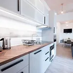 Extra Central Brand New Large Home With Air Con