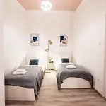 Extra Central Brand New Large Home With Air Con