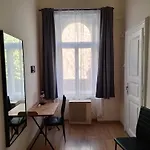 Lofty Apartment With Free Garage Near The Gozsdu Courtyard