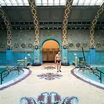 Budapest Chic Urban Retreat- Near Opera & Basilica