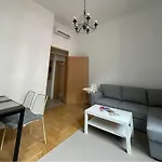 Klikk Apartments At Gozsdu