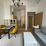 Klikk Apartments At Gozsdu