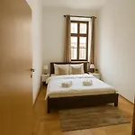 Klikk Superior Apartments At Gozsdu
