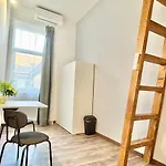 K87 Central Renovated 6Br
