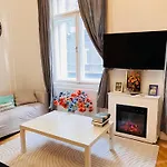 Modern 3Br In City Centre, 3 Min From Oktogon