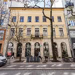 Unique Experience Apartment