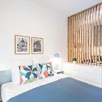 Spacious City Oasis - Modern Design