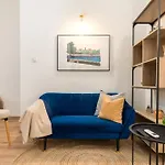 Charming Downtown Apartment