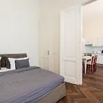 Amora Homes Breathless View Parliament 2 Luxury Suites With Terrace Free Parking Reservation Needed