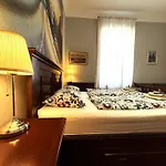 Liana-Luxury And Central Flat
