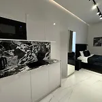 V21 Luxury Residence