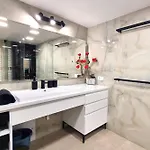 Goldcentral Apartment Neocity B6 - Next To New York Cafe