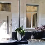 Goldcentral Apartment Neocity B6 - Next To New York Cafe