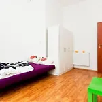 4 Bedroom Flat Near The City Center