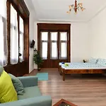 Good Vibes Apartments