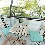 Vintage Panoramic Apartment