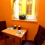 R7 Apartment