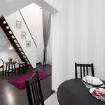 D.Five Elegant Apartment At Synagogue