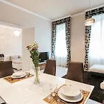 Parliment Luxury Apartment